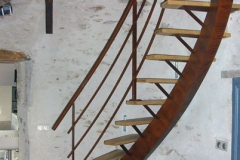 Escalier interieur finition rouille