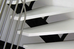 Escalierintérieur marches blanches