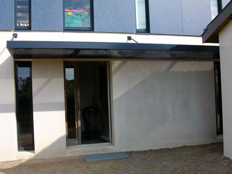 Brise soleil grille grise