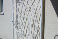 portail-grille-blanc