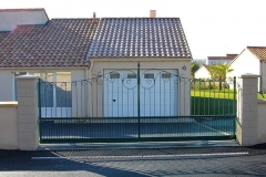 portail-tradition-barreaux-vert-1