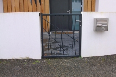 portillon-grille-gris-1